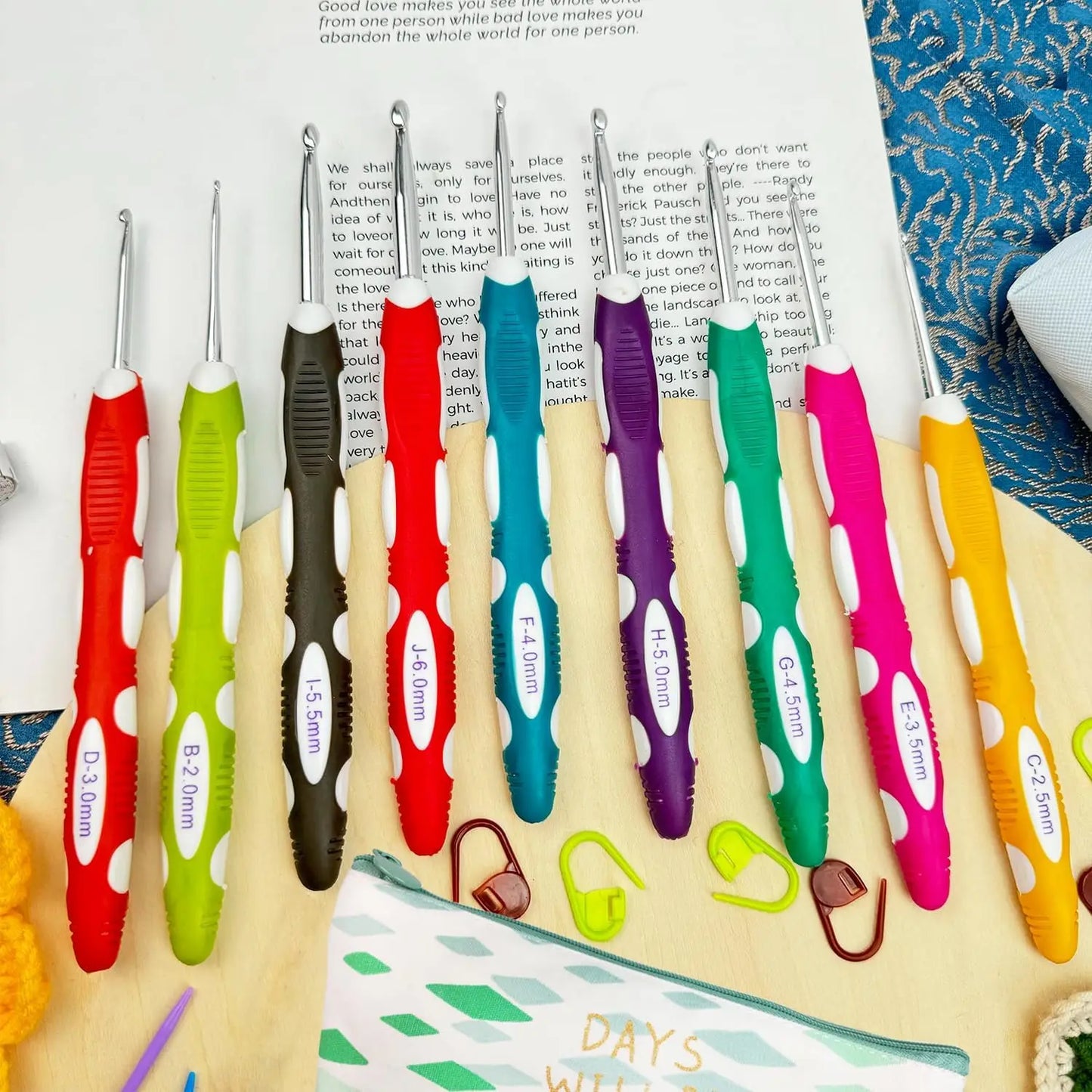 27 PCS Ergonomic Crochet Hooks Set
