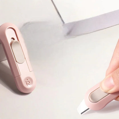 Mini telescopic utility knife